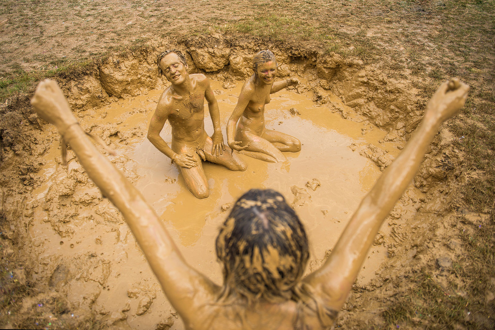 бои в грязи женские голые фото 114