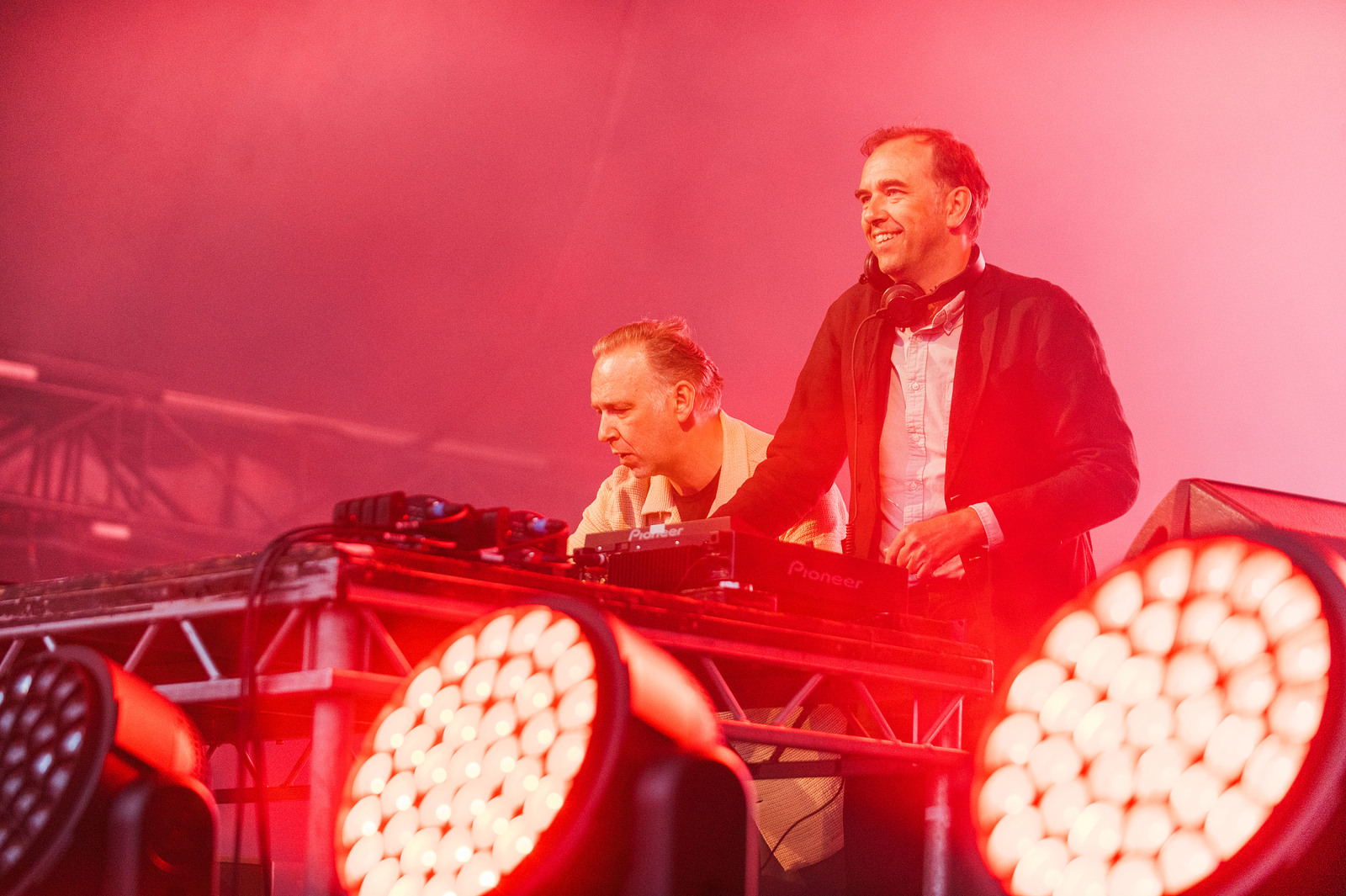 2ManyDJs