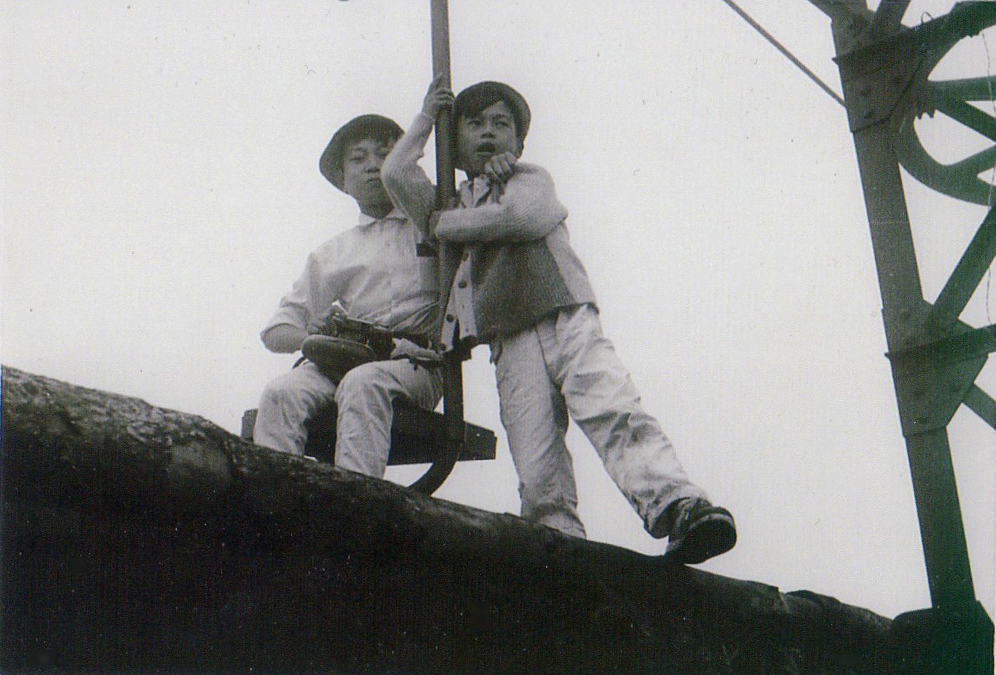 Damo Suzuki with his brother