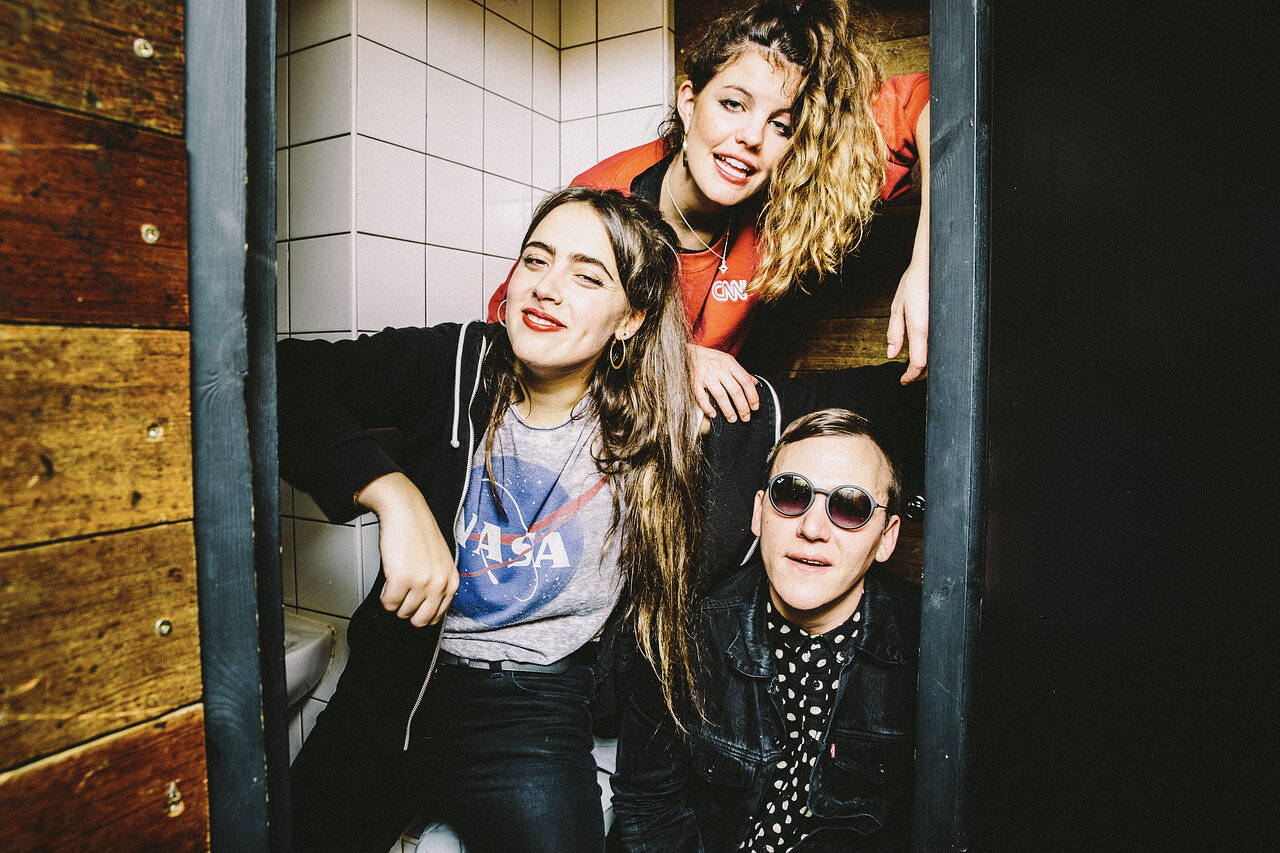 Hinds &amp; Cage The Elephant